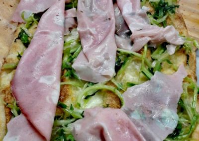 Pizza puntarelle e mortadella